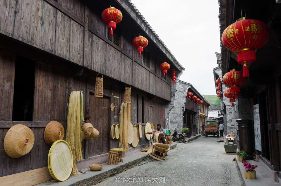 救援旅行男孩